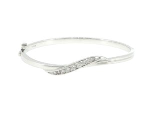 Wave Crossover Bangle in Silver