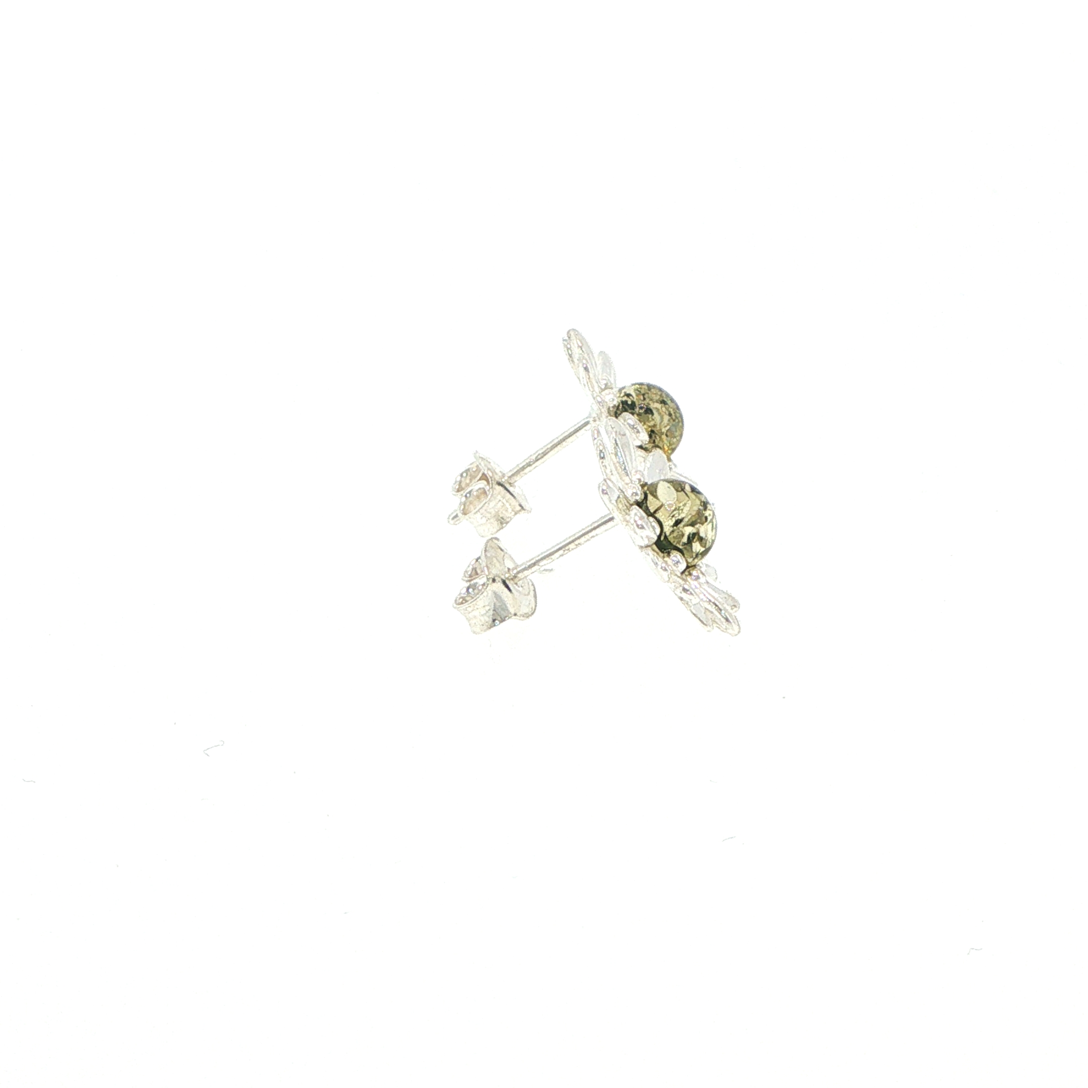 Daisy Stud Earrings with Green Amber Centre in Silver - Image 13