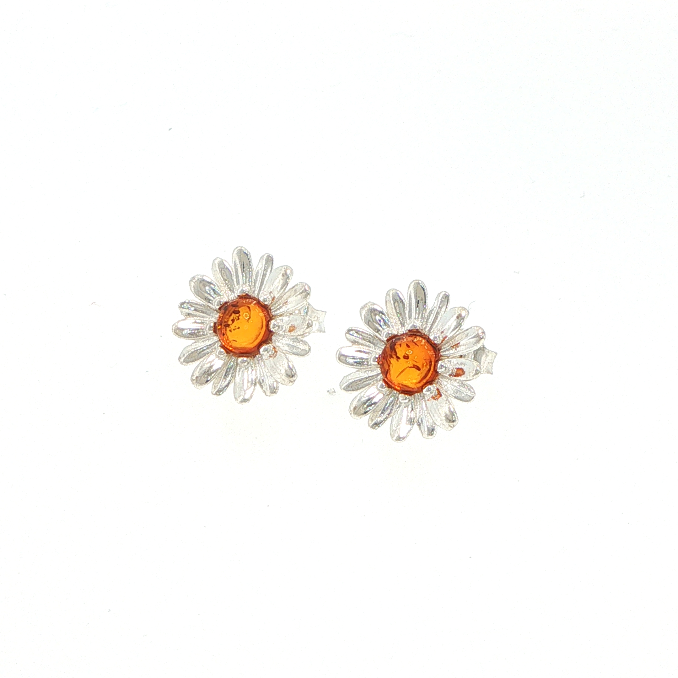 Daisy Stud Earrings with Orange Amber Centre in Silver - Image 5
