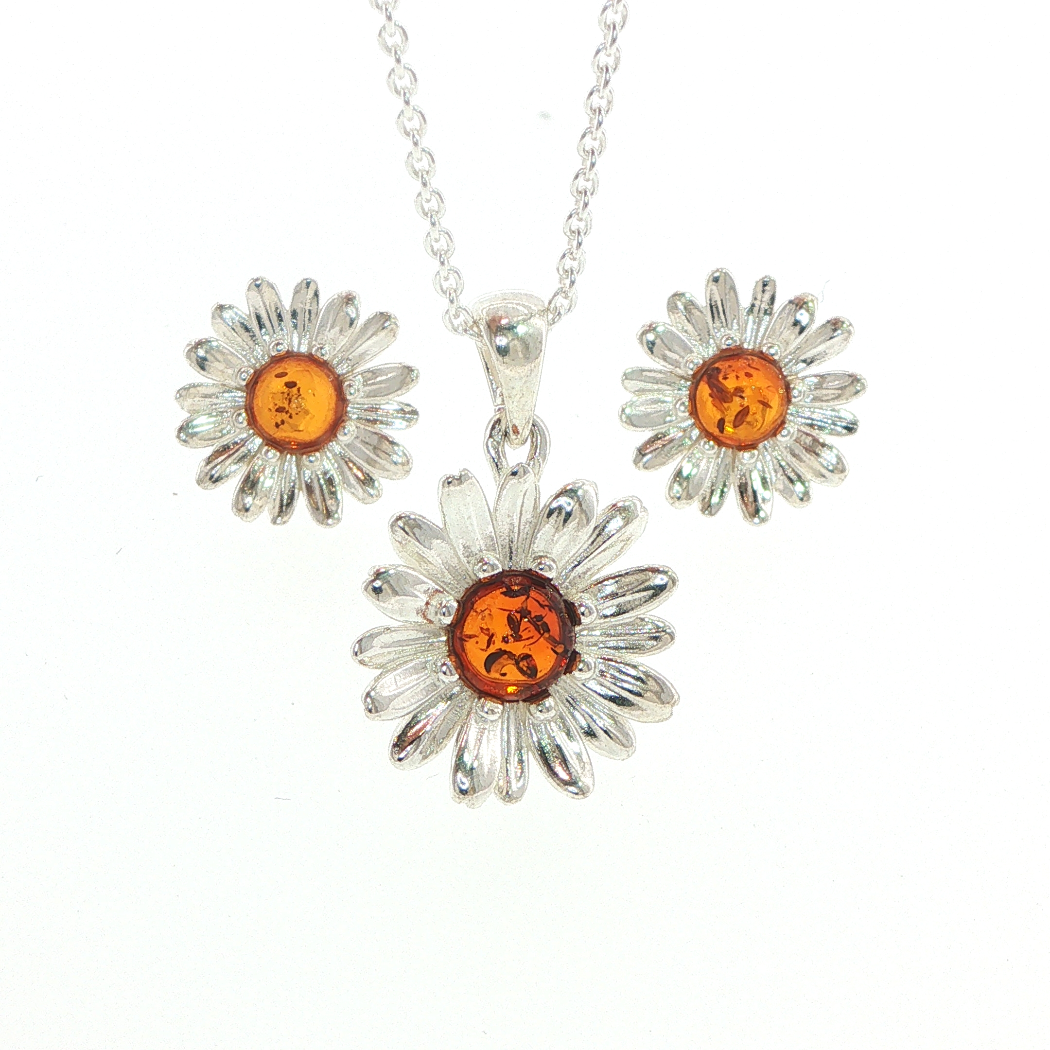 Daisy Stud Earrings with Orange Amber Centre in Silver - Image 2