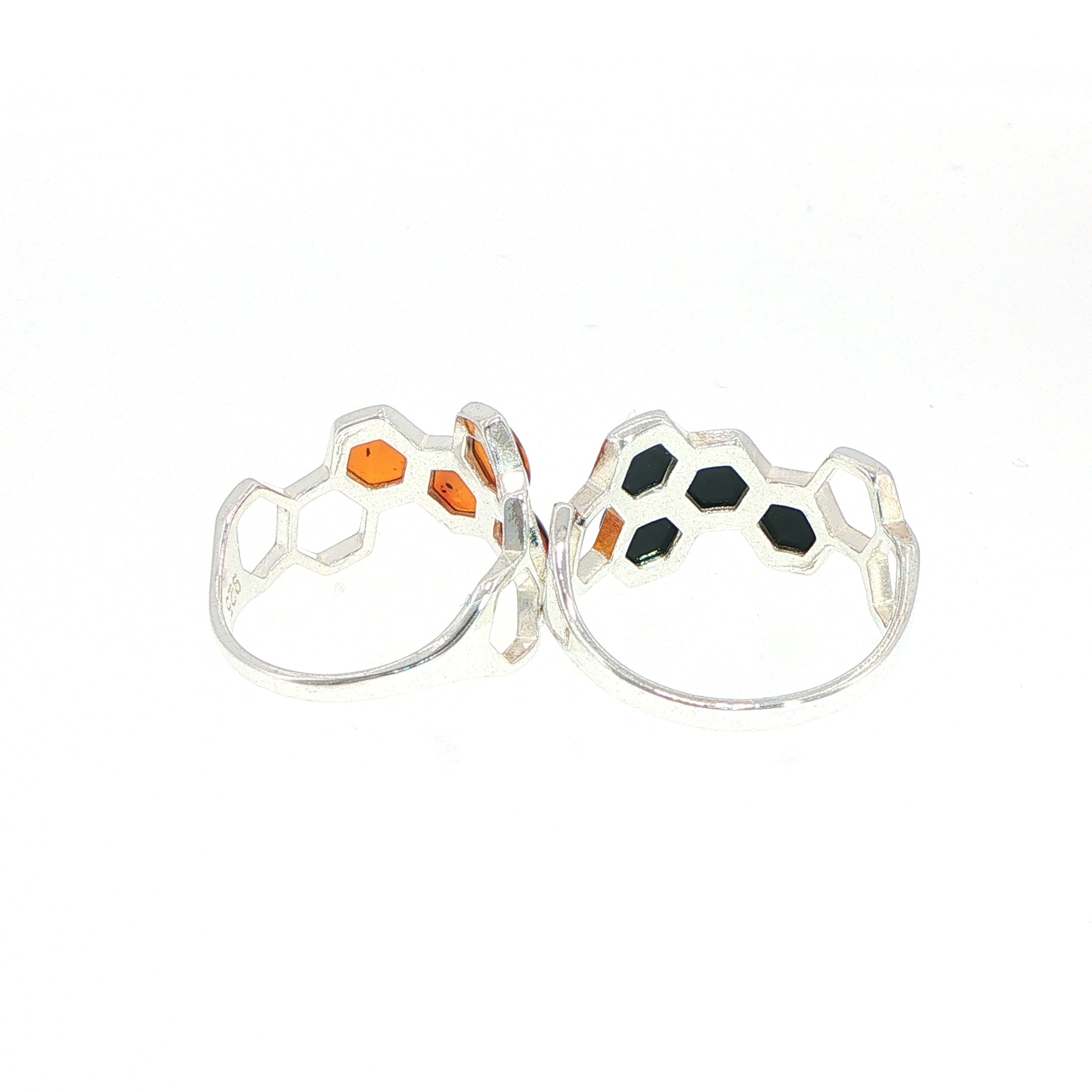 Honeycomb Ring with Whitby Jet Stones in Silver - Image 15