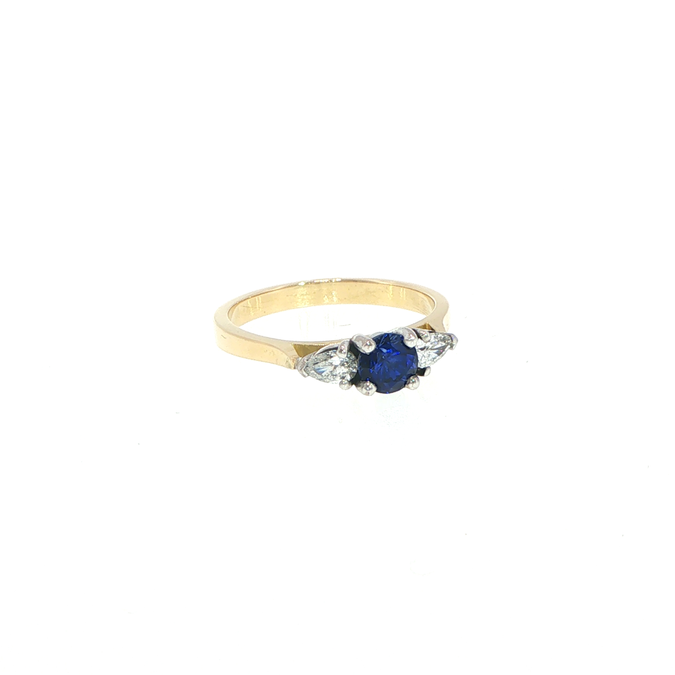 Royal Blue Sapphire Three-Stone Ring in 18ct Yellow Gold - Image 4